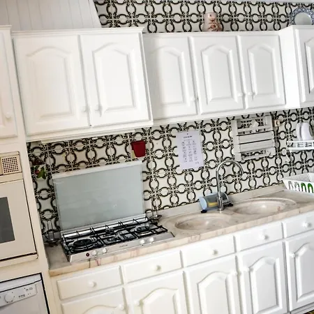 Alminhas House * Alapela