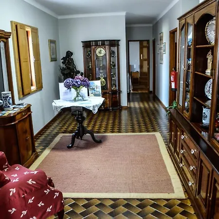 Privatunterkunft Alminhas House Alapela