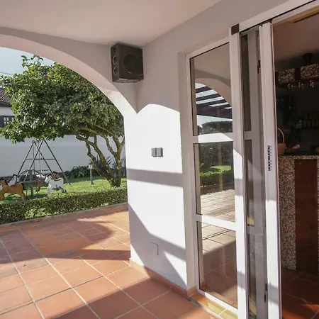 Alminhas House Homestay *