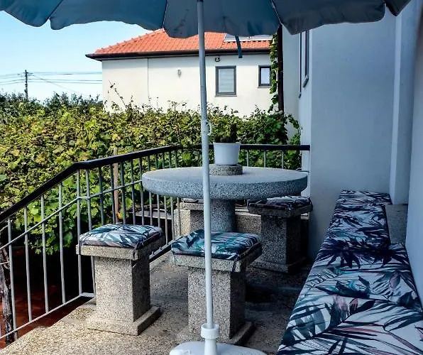 Alminhas House * Alapela