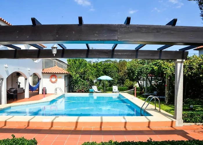 Alminhas House * Alapela