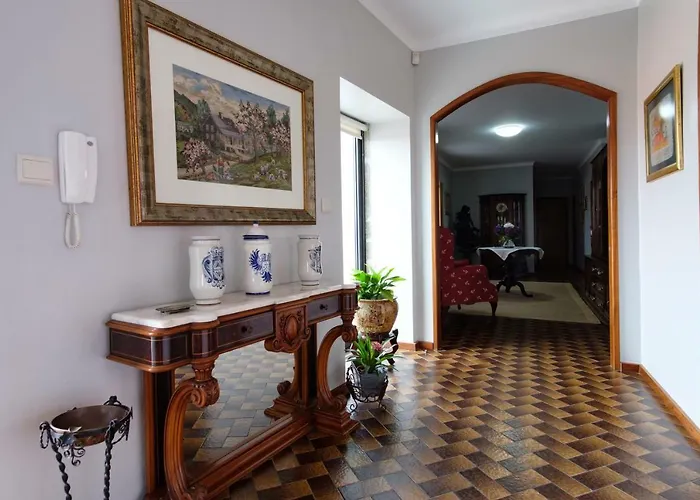 Alminhas House * Alapela